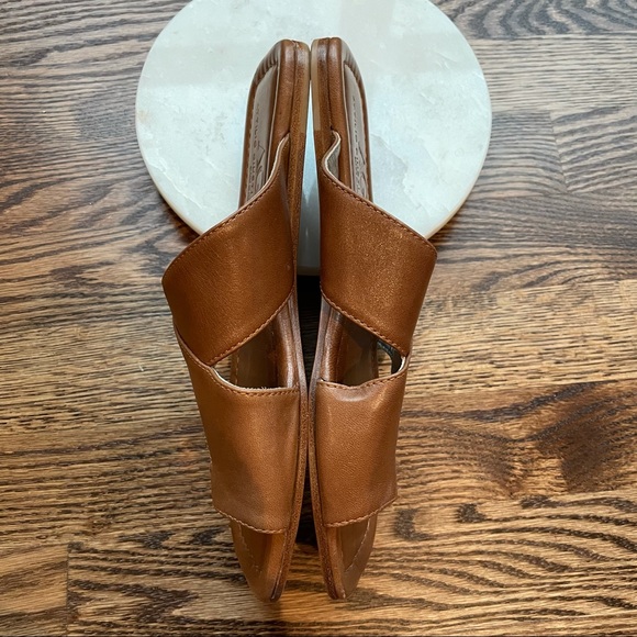 AGL Asymmetrical Toe Loop Brown Slide Sandals - Picture 7 of 11